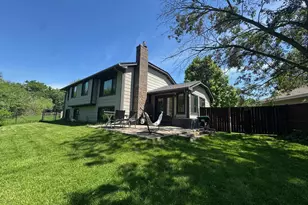 5551 Brickstone Ct, Shoreview, MN 55126 - Photo 4