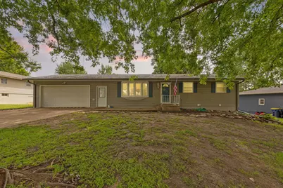 1401 Summer Lane, Faribault, MN 55021 - Photo 2