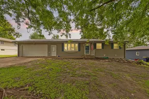 1401 Summer Ln, Faribault, MN 55021 - Photo 2