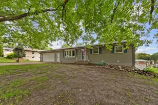 1401 Summer Ln, Faribault, MN 55021 - Photo 4