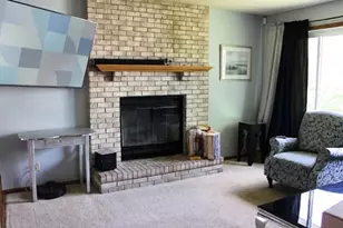 2401 Hazelwood St, Maplewood, MN 55109 - Photo 8