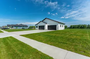 1426 Summerwood Trail W, Dilworth, MN 56529 - Photo 4