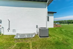 1426 Summerwood Trail W, Dilworth, MN 56529 - Photo 16