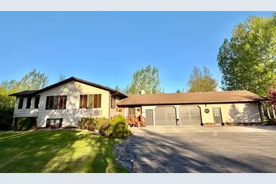 101 17th Avenue NE, Roseau, MN 56751 - Photo 2