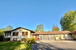 101 17th Ave NE, Roseau, MN 56751 - Photo 2