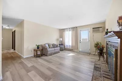 341 Prairiewood Circle S #208, Fargo,  58103 - Photo 4