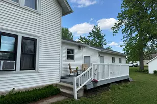 245 5th Ave NE, Blooming Prairie, MN 55917 - Photo 4
