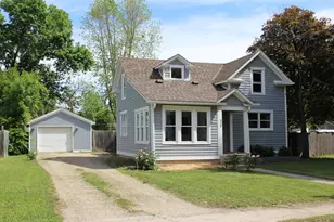 325 3rd St SE, Cokato, MN 55321 - Photo 1