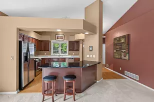 13364 Hummingbird Dr, Apple Valley, MN 55124 - Photo 2