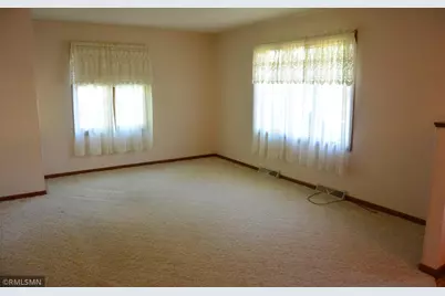 1110 McLeod Avenue N, Glencoe, MN 55336 - Photo 10