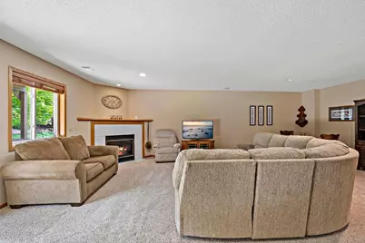 9800 Evergreen Avenue N, Brooklyn Park, MN 55443 - Photo 32