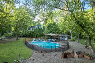 18150 Honeysuckle Ln, Wayzata, MN 55391 - Photo 8