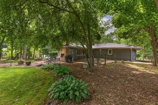 18150 Honeysuckle Ln, Wayzata, MN 55391 - Photo 36