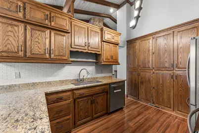 9708 Mill Creek Drive, Eden Prairie, MN 55347 - Photo 16