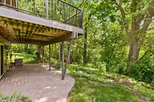 9708 Mill Creek Dr, Eden Prairie, MN 55347 - Photo 4