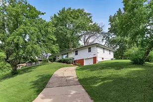 8912 Tretbaugh Dr, Bloomington, MN 55431 - Photo 42