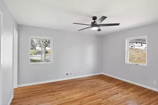 8912 Tretbaugh Dr, Bloomington, MN 55431 - Photo 22