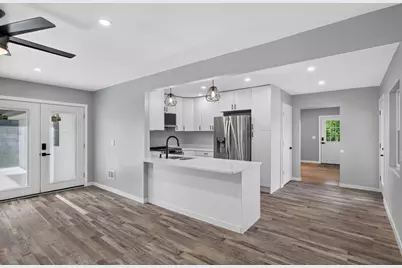 8912 Tretbaugh Drive, Bloomington, MN 55431 - Photo 12