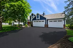 4150 Columbine Ct, Vadnais Heights, MN 55127 - Photo 2