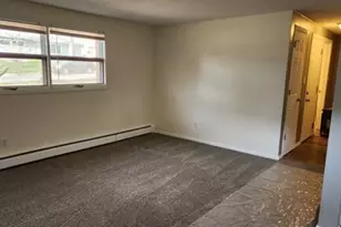 1738 Hawthorne Ave E, Saint Paul, MN 55106 - Photo 4