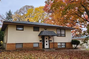 1738 Hawthorne Ave E, Saint Paul, MN 55106 - Photo 1