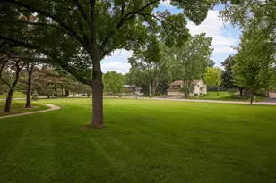 131 Windsor Ct, New Brighton, MN 55112 - Photo 22
