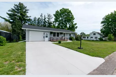 125 W Monroe Avenue, Barron, WI 54812 - Photo 2