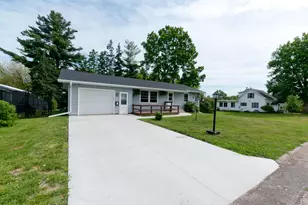 125 W Monroe Ave, Barron, WI 54812 - Photo 2