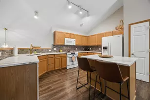 210 Heritage Ln, Circle Pines, MN 55014 - Photo 2