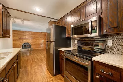 8104 Dakota Lane, Chanhassen, MN 55317 - Photo 12