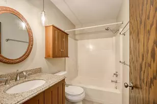 8104 Dakota Ln, Chanhassen, MN 55317 - Photo 10