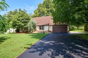 8104 Dakota Ln, Chanhassen, MN 55317 - Photo 1