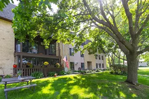 3431 Kent St, Shoreview, MN 55126 - Photo 4