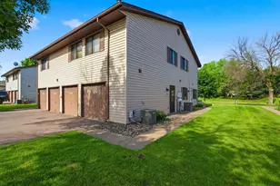 6616 83rd Ct N, Brooklyn Park, MN 55445 - Photo 4