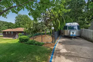 217 Arbor Ln, Burnsville, MN 55337 - Photo 4