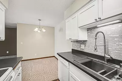 2720 Dale Street N #C313, Roseville, MN 55113 - Photo 4