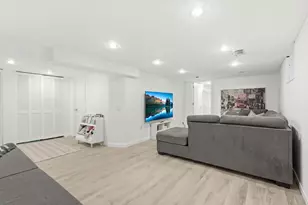 10348 Upton Ave S, Bloomington, MN 55431 - Photo 16