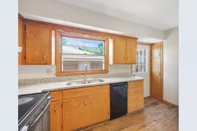 4418 65th Avenue N, Brooklyn Center, MN 55429 - Photo 8