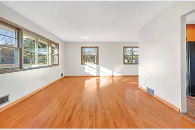4418 65th Avenue N, Brooklyn Center, MN 55429 - Photo 4