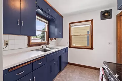 5232 Washburn Avenue N, Minneapolis, MN 55430 - Photo 8