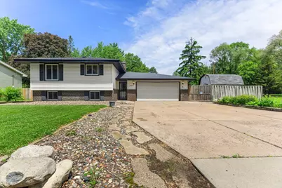 2515 Hillview Road, Mounds View, MN 55112 - Photo 2