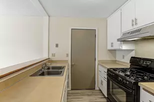 8642 S Maplebrook Cir, Brooklyn Park, MN 55445 - Photo 10