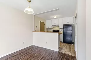 8642 S Maplebrook Cir, Brooklyn Park, MN 55445 - Photo 8