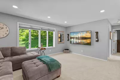 899 Park Knoll Drive, Eagan, MN 55123 - Photo 8