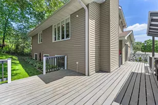 899 Park Knoll Dr, Eagan, MN 55123 - Photo 26