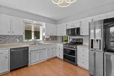899 Park Knoll Drive, Eagan, MN 55123 - Photo 4