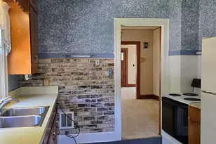 212 E 5th St, Albert Lea, MN 56007 - Photo 4