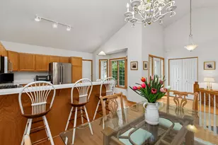 808 Winterberry Dr, Woodbury, MN 55125 - Photo 2