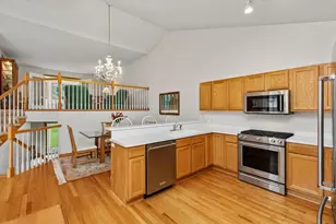 808 Winterberry Dr, Woodbury, MN 55125 - Photo 8