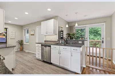 2390 Chateau Lane, Mound, MN 55364 - Photo 10